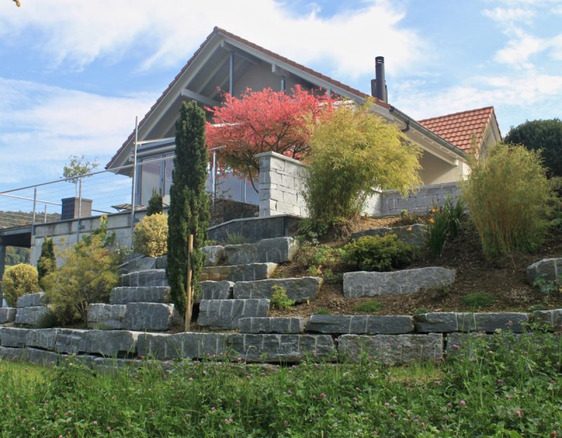 Garten-Natursteinmauer